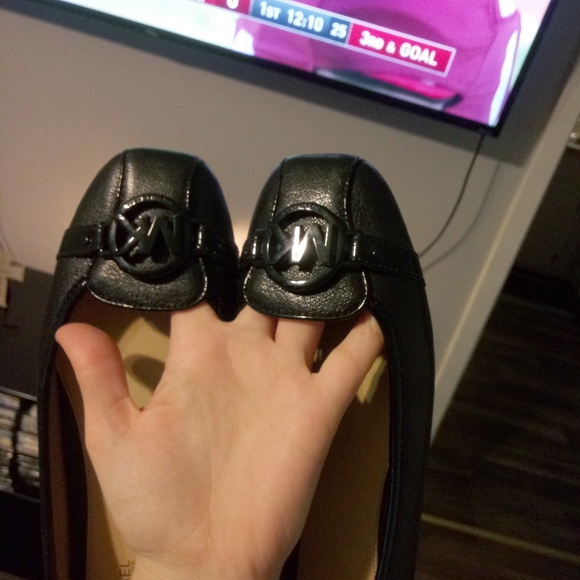 Black Flats - Picture 3 of 5